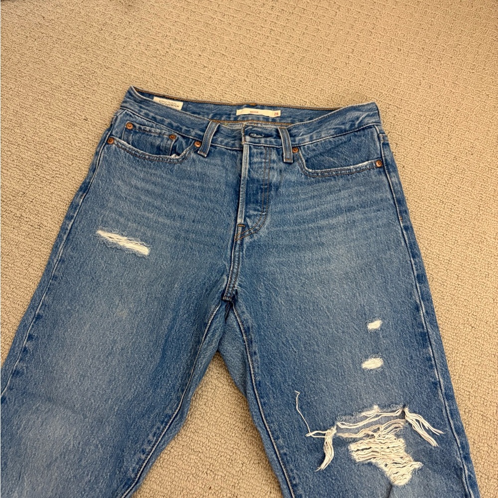 levi’s wedgie Stylish Distressed Blue Jeans